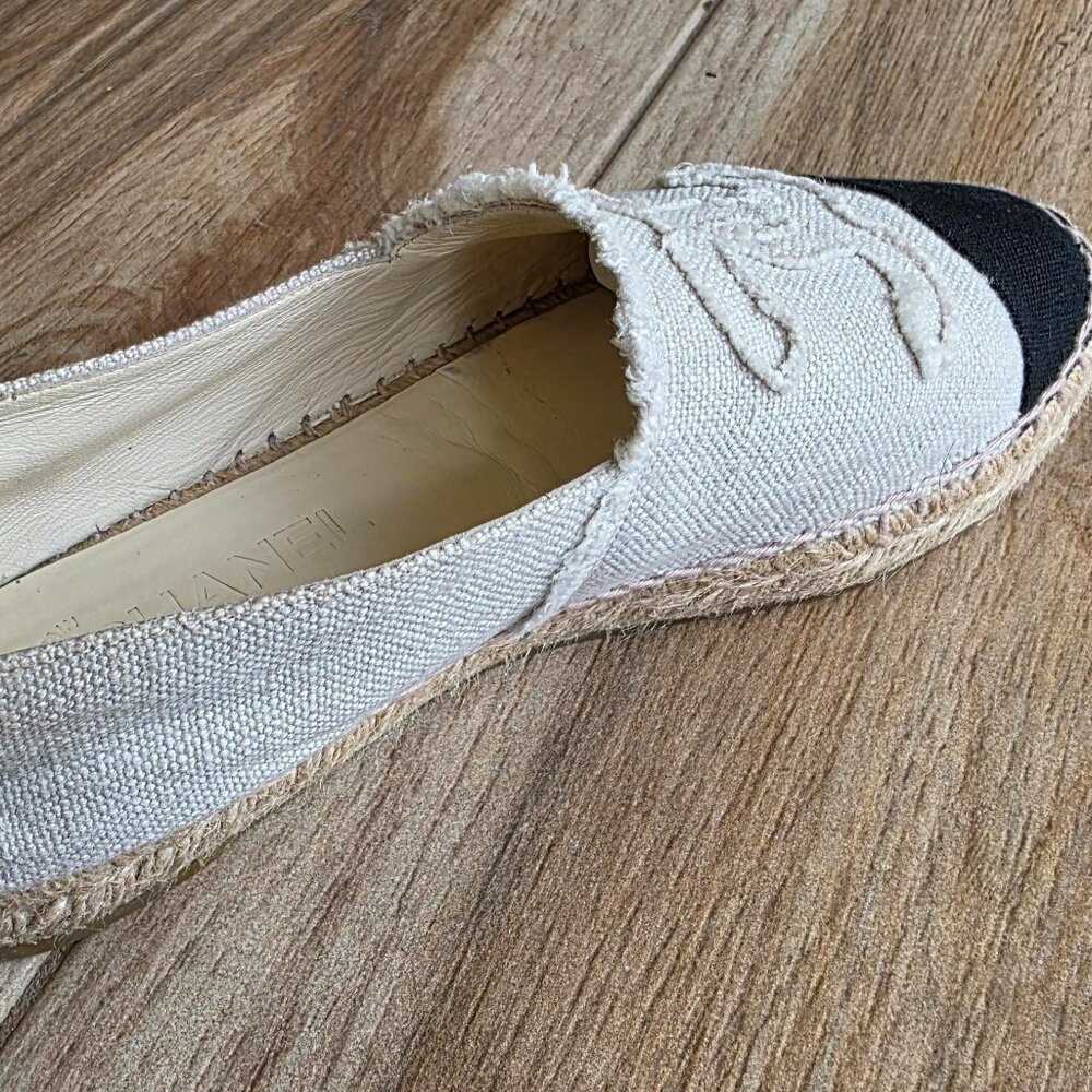 CHANEL Espadrilles Black-White Denim Slip-on Shoes Eur. 39 - Picture 6 of 16